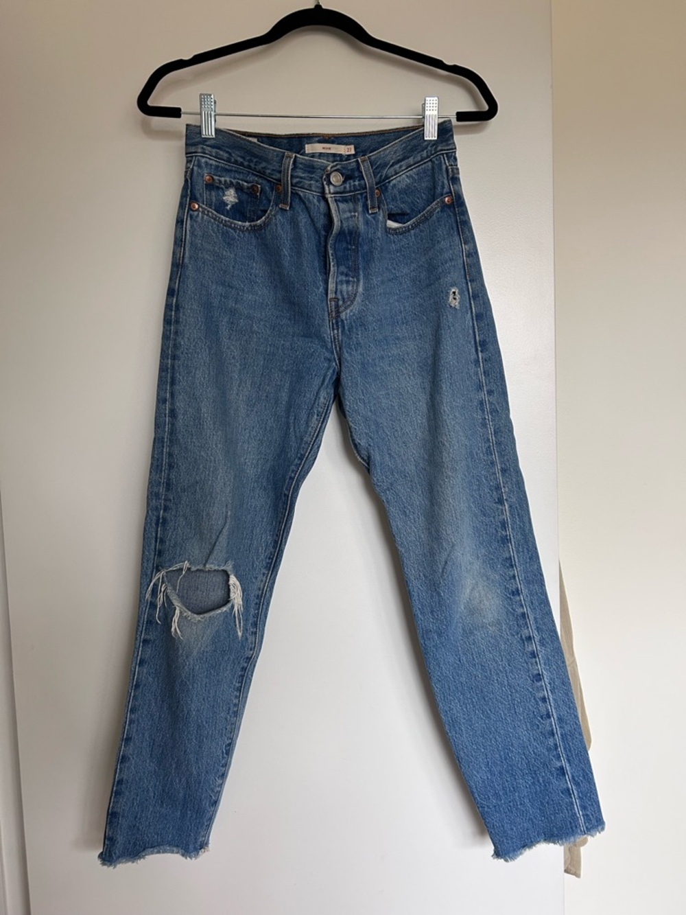 Levi's Women's Blue Straight-Leg Distressed Jeans